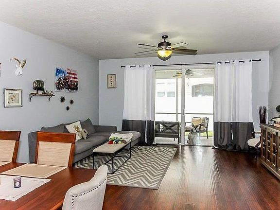 5th image of 4245 Highwood Dr