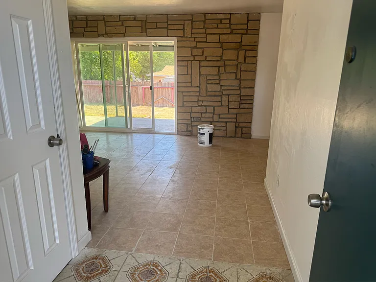 3213 Center St — Photo 3