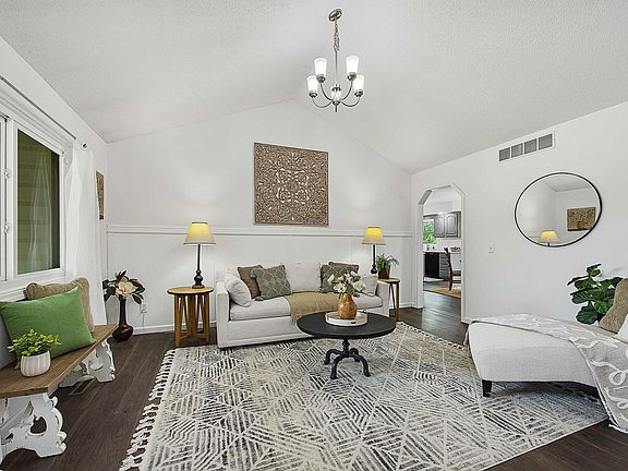 4th image of 1202 Kenneth Dr