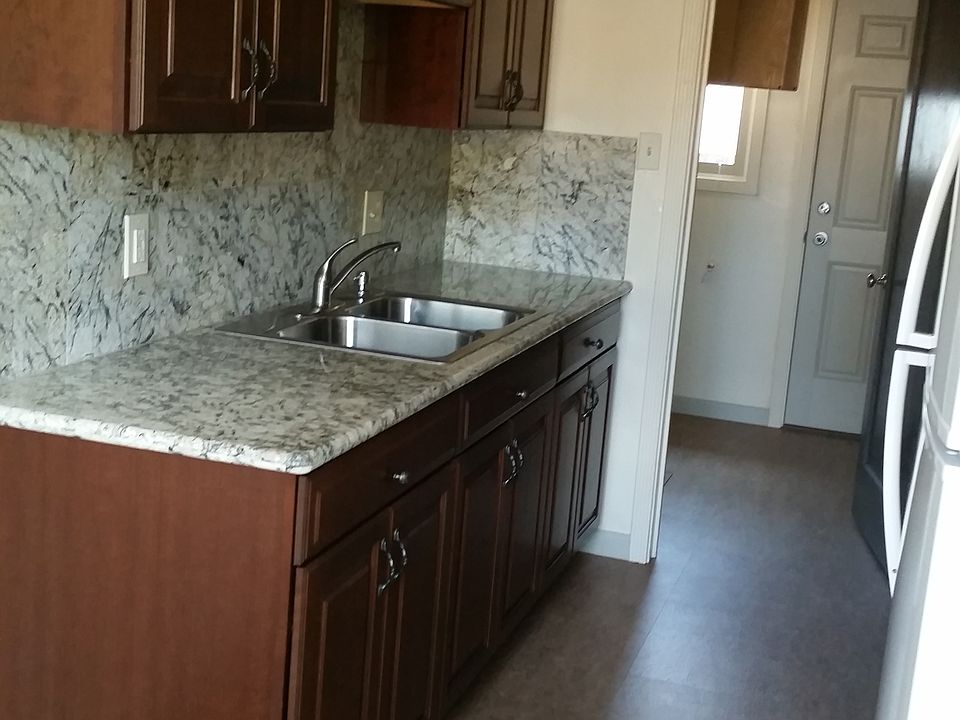 1st image of 479 N 9th St