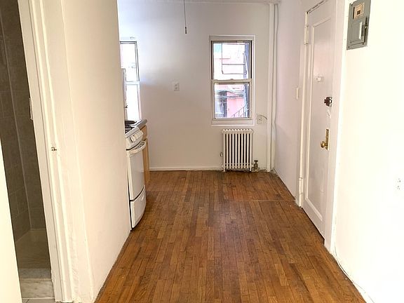 3rd image of 209 E 5th St APT 2R