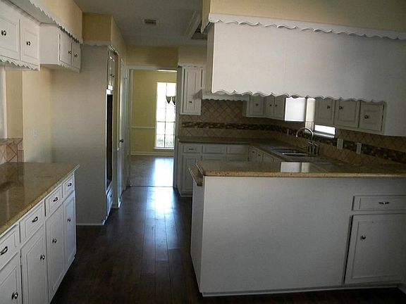 2nd image of 4007 Elderwood Dr