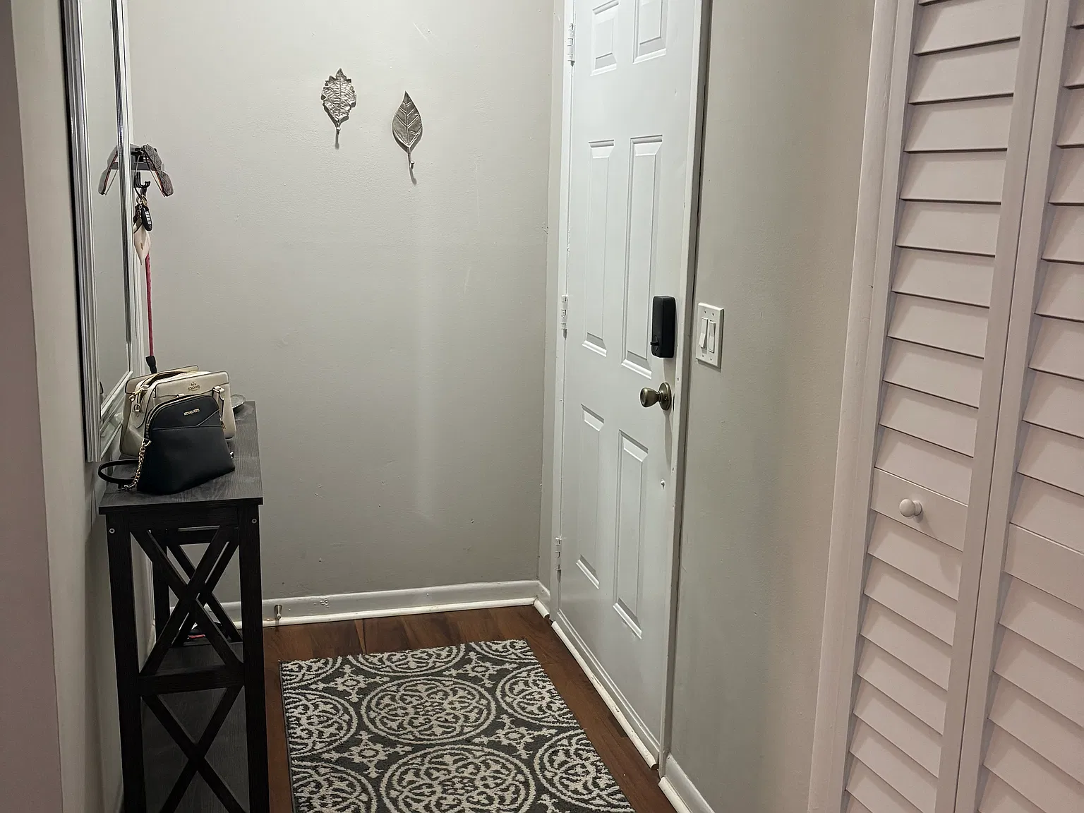 2 bed, 2.5 bath, 1288 sqft, $1,880 — Photo 2