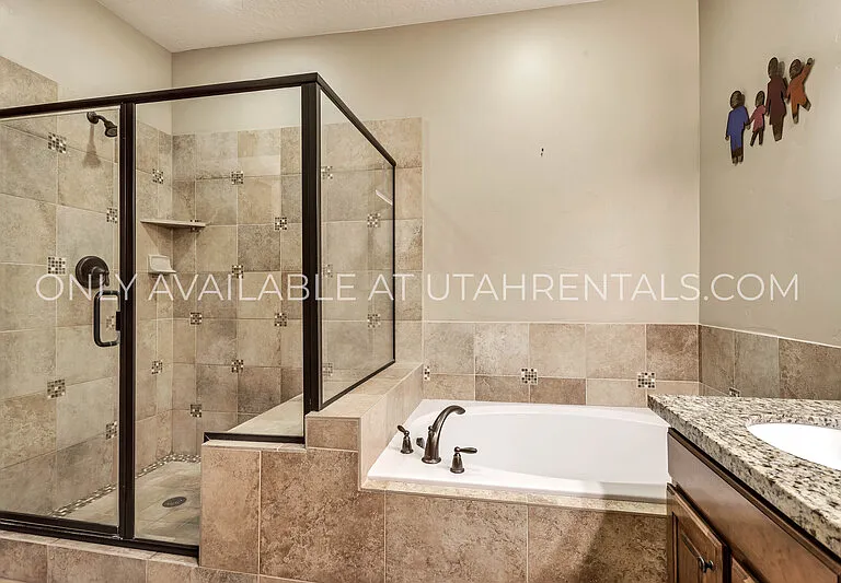 13412 N Alexis Dr — Photo 32