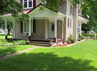 325 N Vermont St, Camp Point, IL 62320