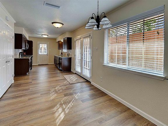 4th image of 2814 Golfing Green Dr