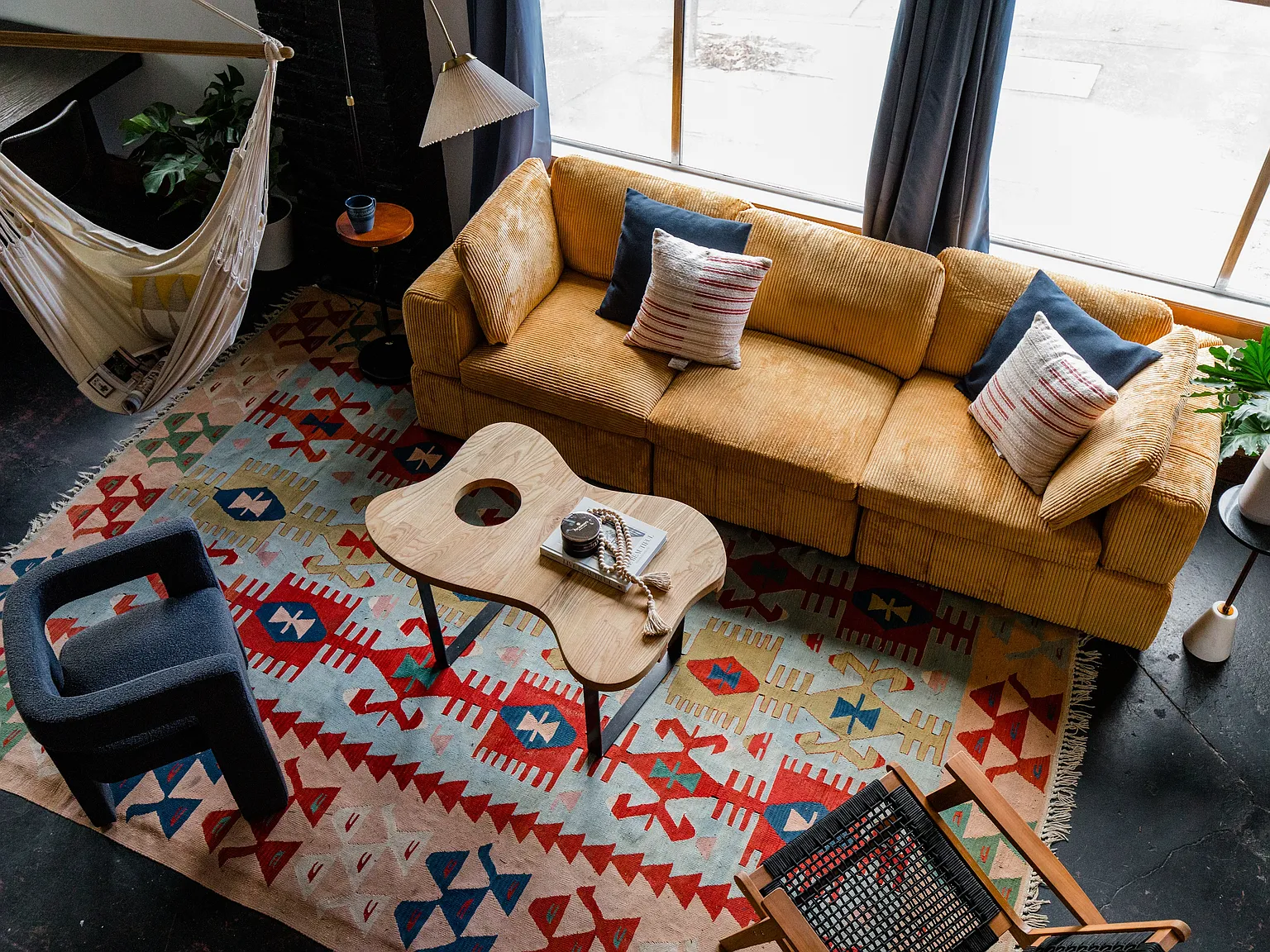 Studio, 900 sqft, $2,500 — Photo 4