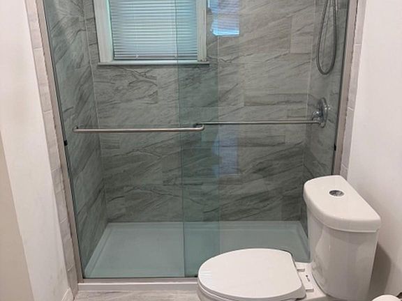 5th image of 8021 Beaver Cir