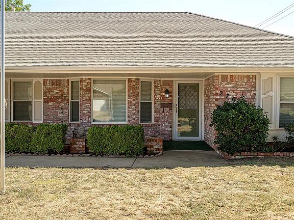4th image of 2704 N Sterling Ave