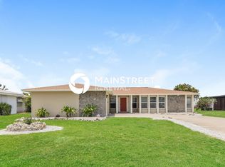 64 Golfview Rd, Rotonda West, FL 33947