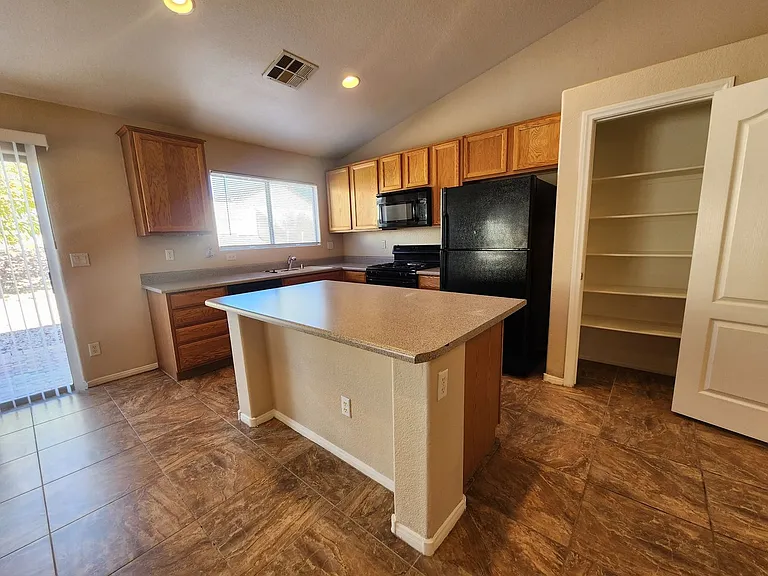 616 Seneca Ridge Ave — Photo 7