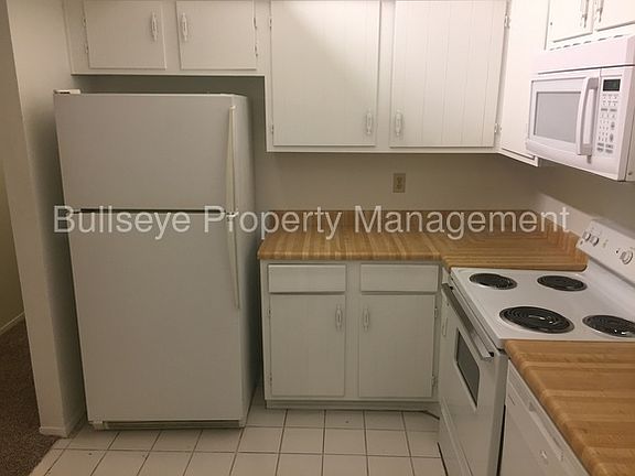 5th image of 928 S Hacienda Dr #A