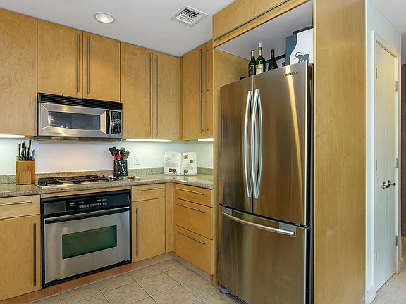 4th image of 801 Ash St Unit 201