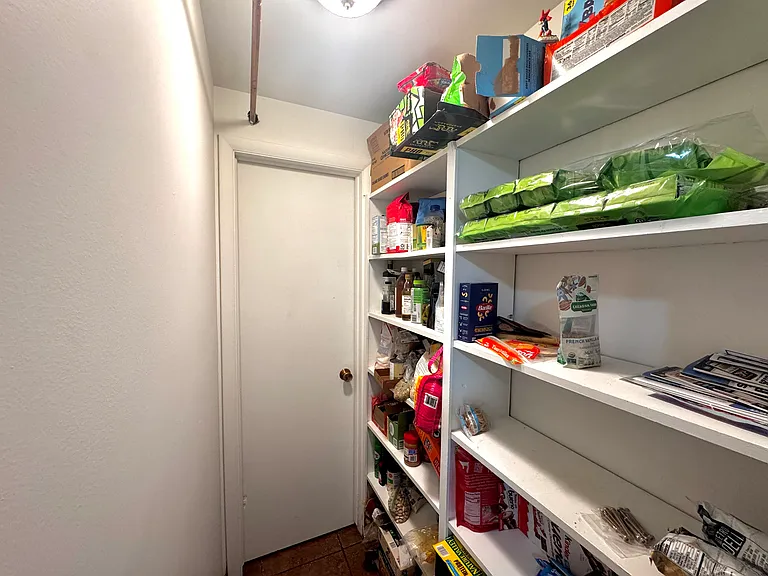 764 N 700 E — Photo 12