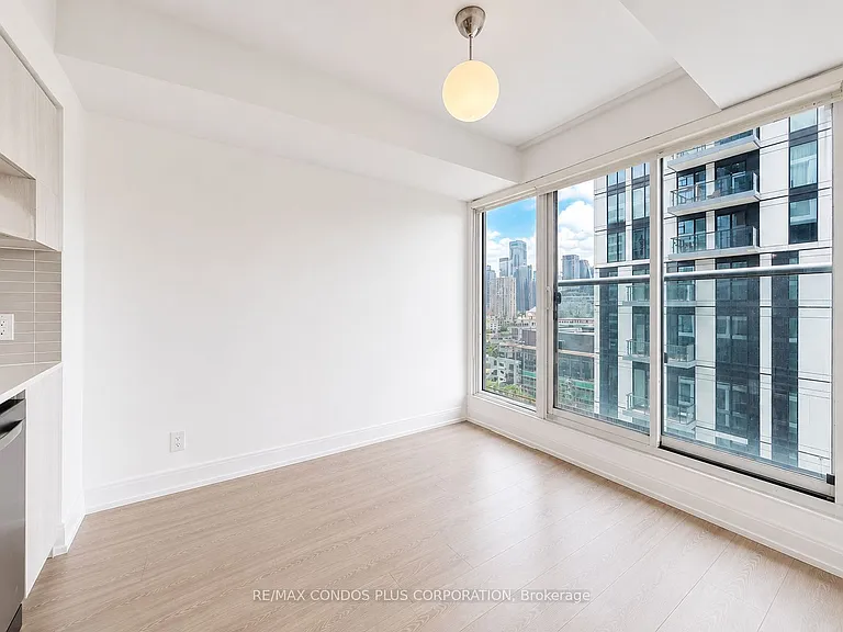 181 Dundas St E #2215 — Photo 9