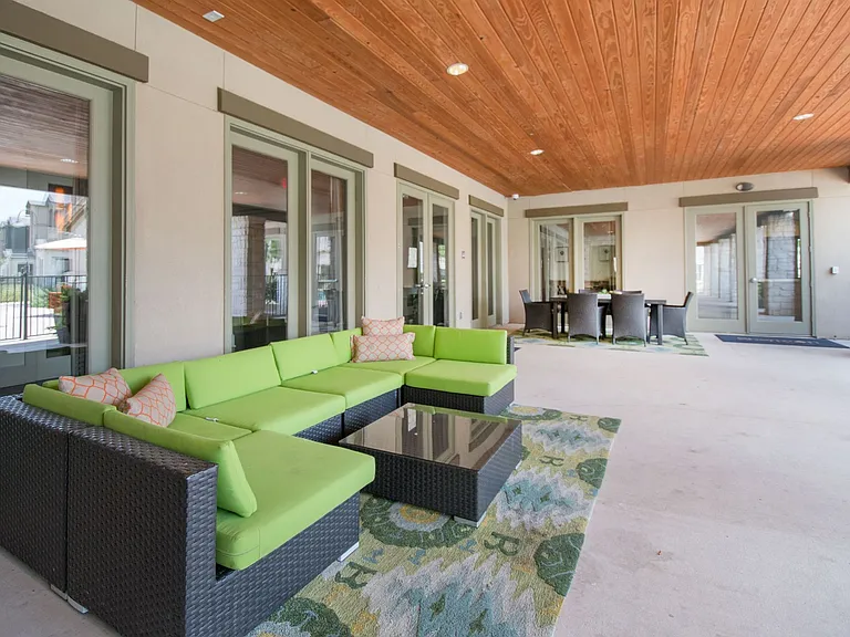 Carrington Oaks — Photo 8