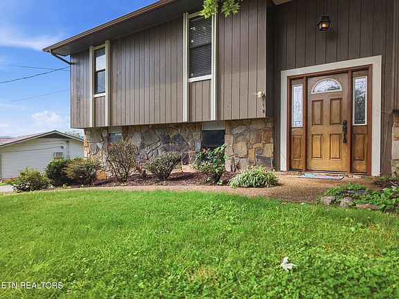 5th image of 7813 Cedarcrest Rd