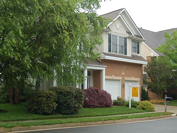 2nd image of 3855 Highland Oaks Dr