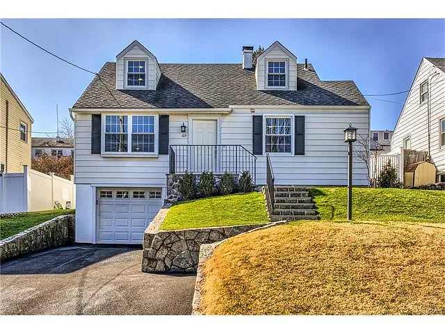 103 Young Ave photo 1