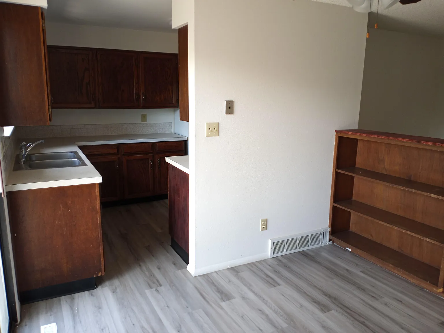 2 bed, 1.5 bath, 1300 sqft, $1,900 — Photo 4