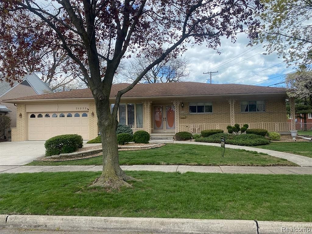 31232 Gay St, Roseville, MI 48066 | Zillow