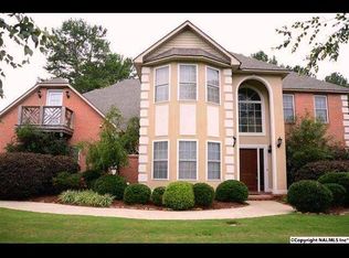 111 Westminster Dr, Rainbow City, AL 35906