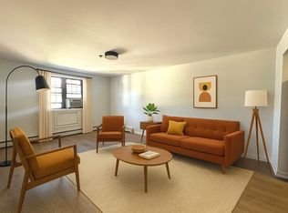 26-26 30th St #5, Astoria, NY 11102