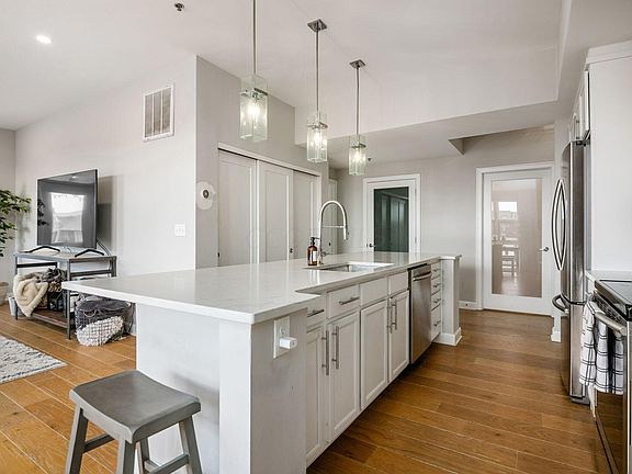 5th image of 825 N 4th St Unit 304