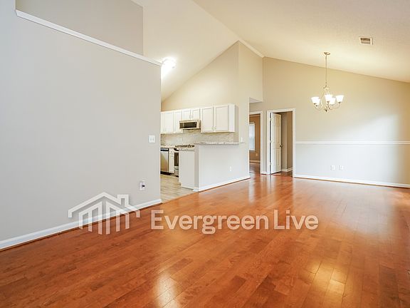 4th image of 1238 Foxwood Dr