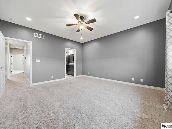 4th image of 134 Maple St