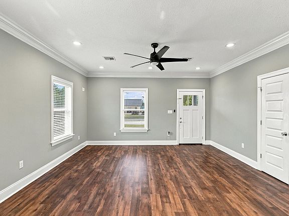 2nd image of 3519 Louisiana Ave
