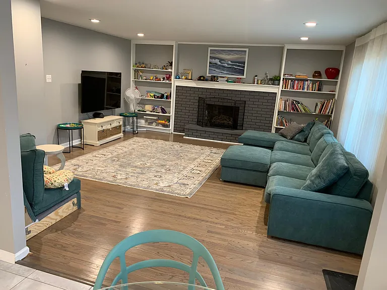 1613 Mayflower Ln — Photo 8