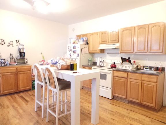 4th image of 349 13th St #3A