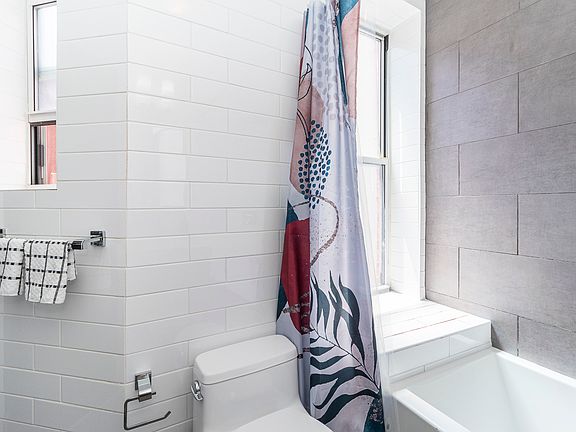 4th image of 444 E 13th St APT 15