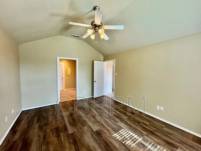 5207 Harvard St — Photo 12