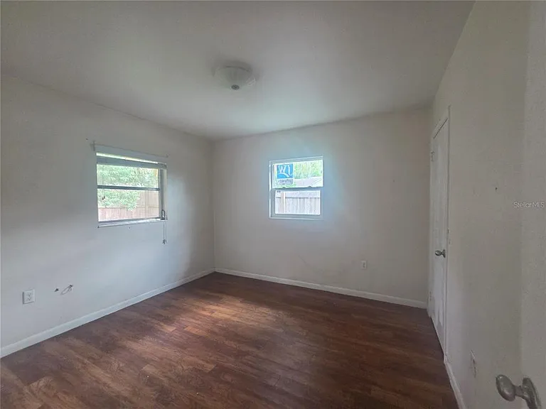 572 Bell Ave — Photo 5