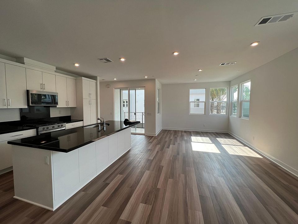 1st image of 1214 W Cara Dr