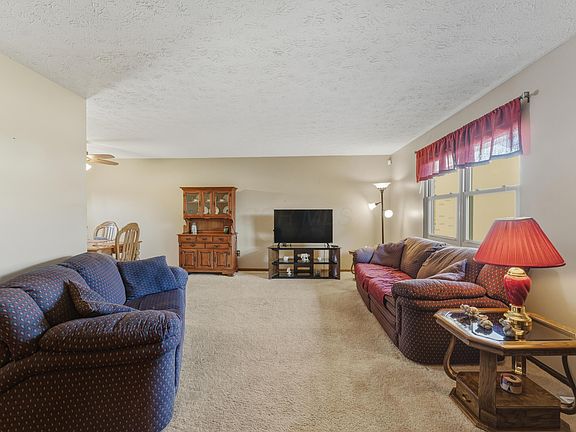 3rd image of 1341 S Hague Ave