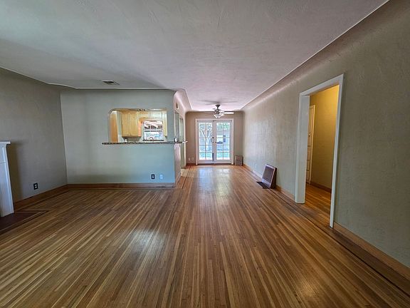 5th image of 221 Oakshire Ave
