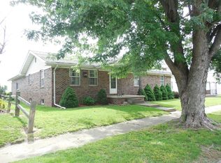 302 S Division St, Cayuga, IN 47928