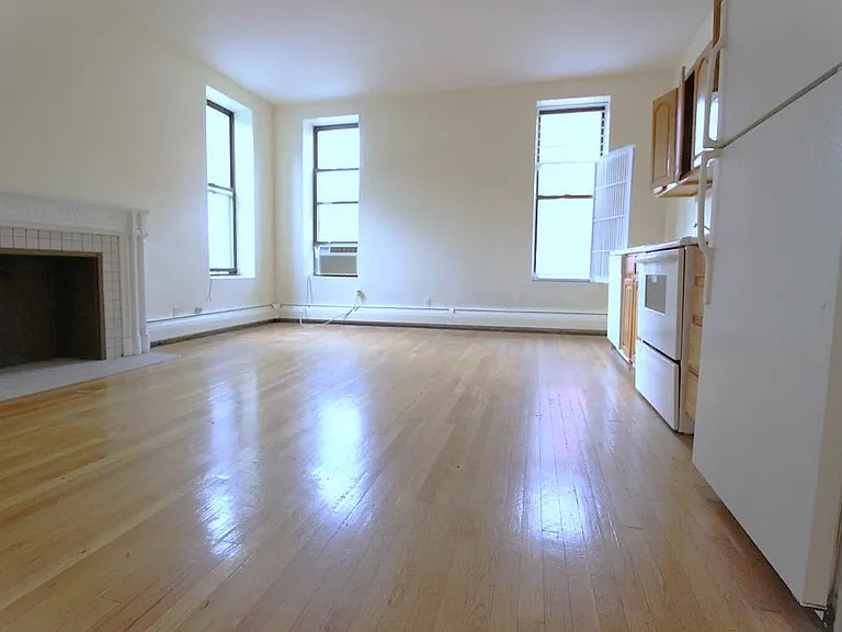 72 W 87th St #3D — Photo 1