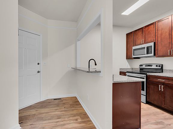 3rd image of 233 N Main St APT 509