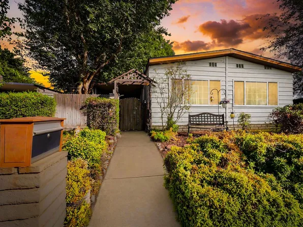 5332 Crystal Springs Dr, Bakersfield, CA 93313
