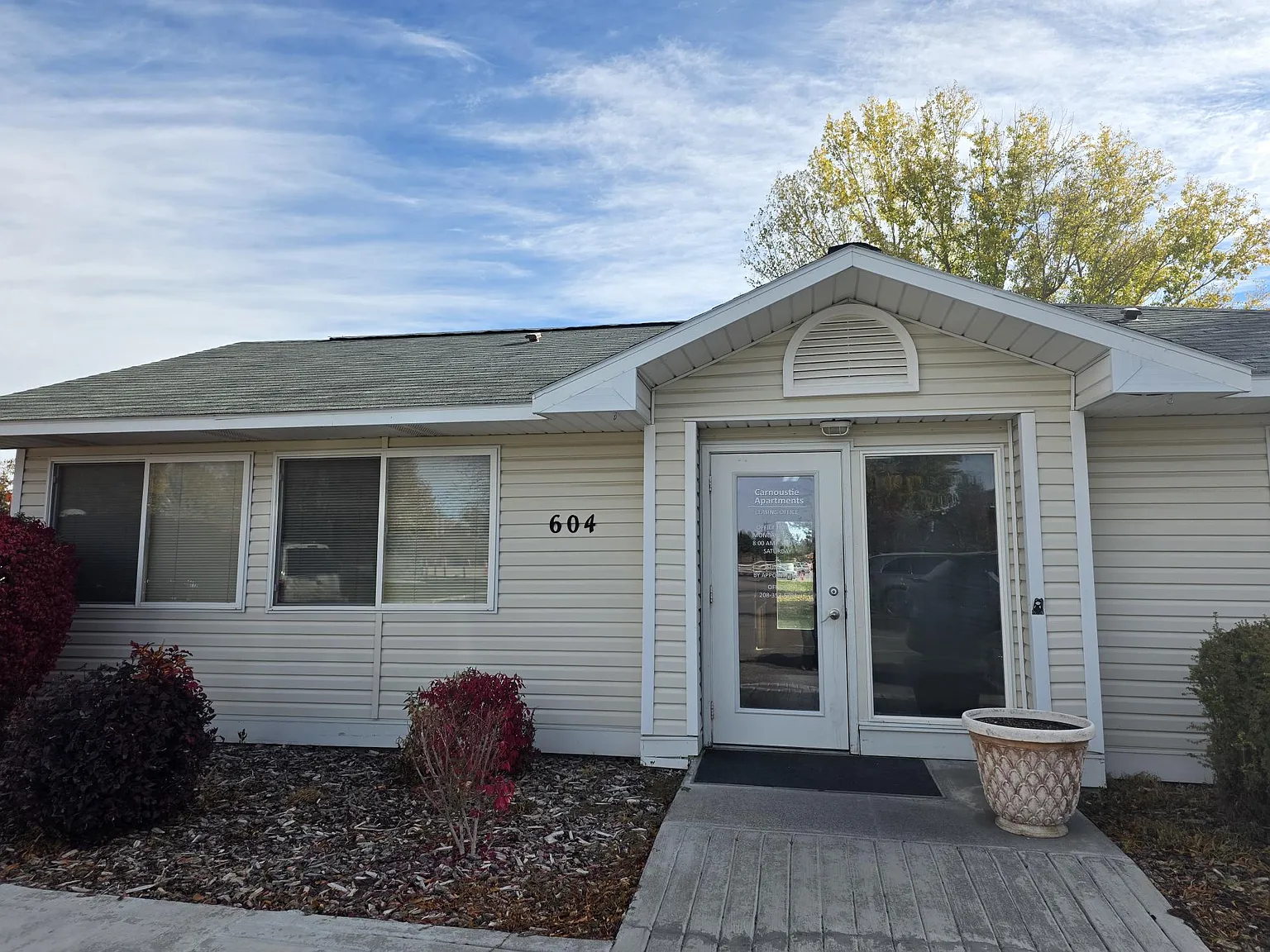 Carnoustie Apartments — Photo 4