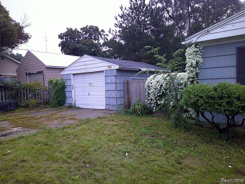 951 Mann Ave, Flint, MI 48503 MLS 20230079621 Zillow