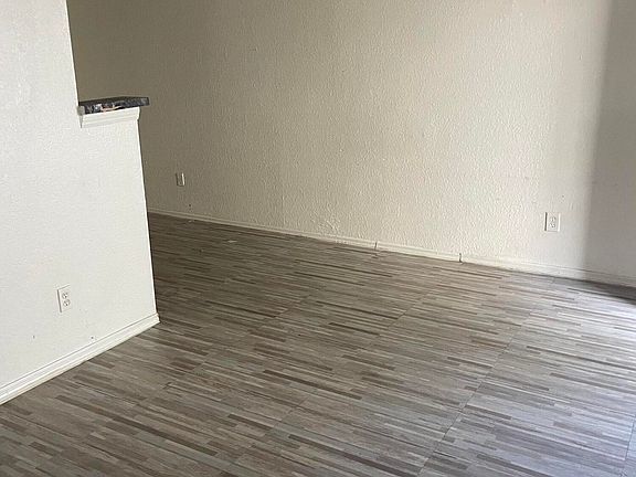 2nd image of 18202 N CAVE CREEK Road #106