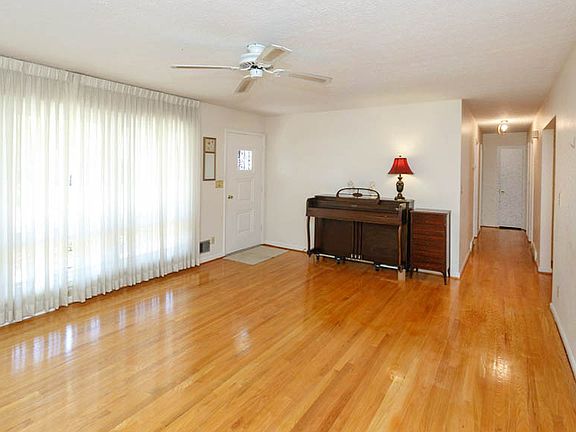 2nd image of 6203 Helenjean Way