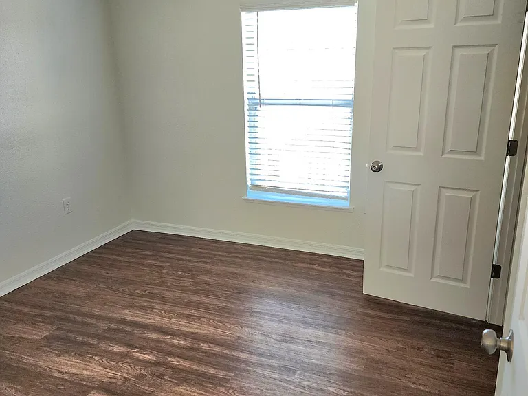 7147 High Bluff Rd — Photo 15