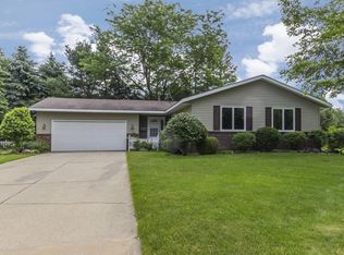 6590 Dale Ave, Hudsonville, MI 49426