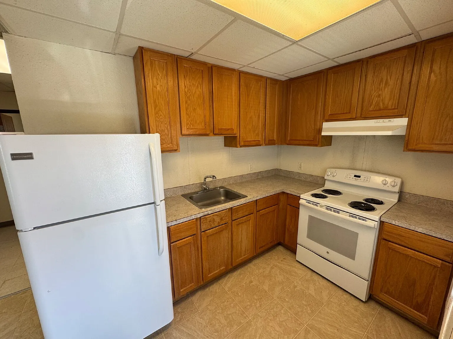 2 bed, 1.0 bath, 750 sqft, $700 — Photo 3